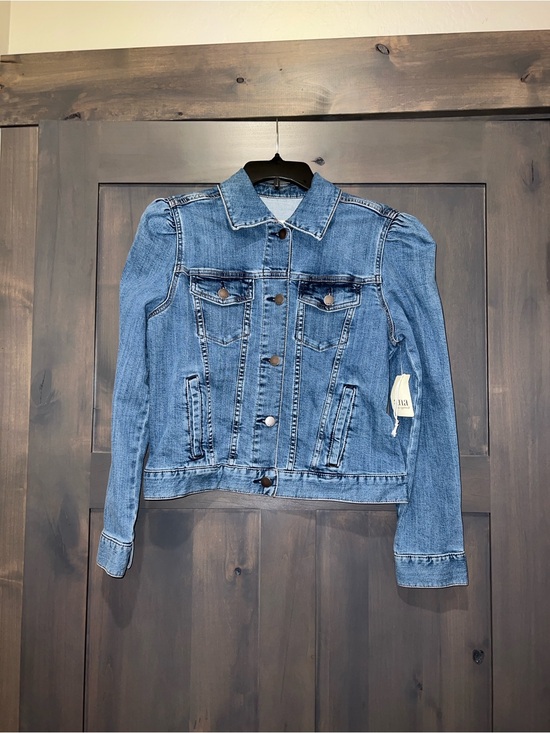 a.n.a Jackets & Blazers - a.n.a. Classic Puff-Shoulder Denim Jacket in Blue NWT (size s)